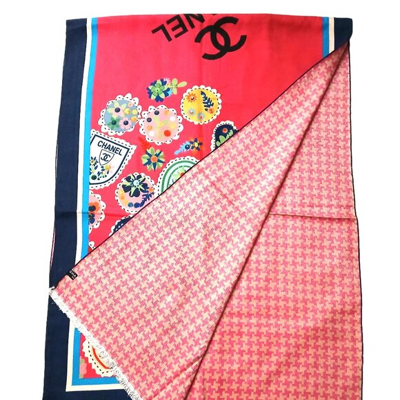 CHANEL Luxury Vintage Pink Multi-Color Charmed CC Blanket Scarf Shawl Wrap - Picture 5 of 15